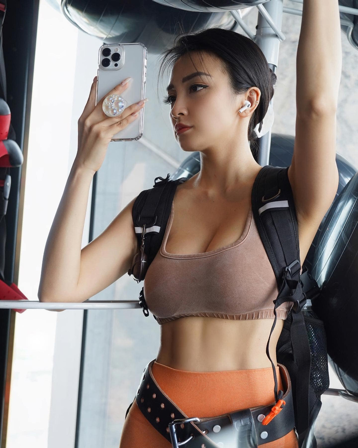 Jessie Lương (tên thật là Lương Ngọc Thùy Hương) là người đẹp nổi tiếng trong cộng đồng gym Việt Nam.