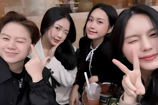 Khi nhắc đến các nàng WAGs Việt, nhiều người chỉ nghĩ đến hình ảnh những cô gái xinh đẹp đứng sau các cầu thủ nổi tiếng. Nhưng Doãn Hải My, Mai Hà Trang và Ngô Tố Uyên lại là minh chứng cho câu nói: "Vừa đẹp vừa giỏi – chẳng cần ai chống lưng vẫn tự tỏa sáng".