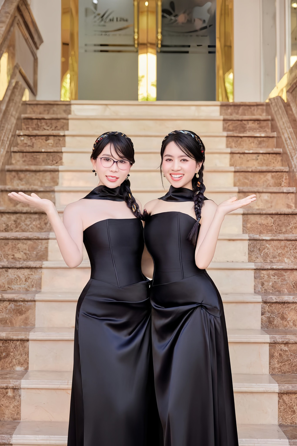 Doanh nhân Phan Thị Mai, được biết đến với biệt danh "phú bà Mailisa", không chỉ nổi tiếng với chuỗi thẩm mỹ viện danh tiếng mà còn bởi tình cảm và sự quan tâm đặc biệt dành cho gia đình. Bà thường xuyên gọi con dâu Mỹ Duyên là "con gái của mẹ", đồng thời khen con dâu hết lời.