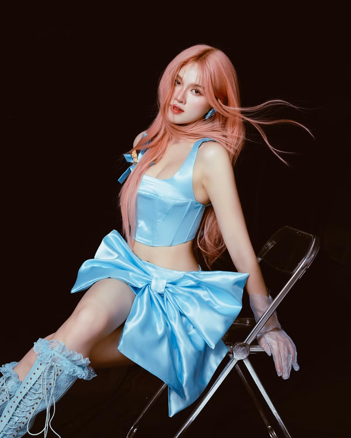 Không ít người còn so sánh visual của Thanh Thanh Huyền với những gương mặt đình đám trong làng giải trí châu Á, thậm chí là các sản phẩm AI, vì đường nét quá hoàn hảo và concept quá chỉn chu.