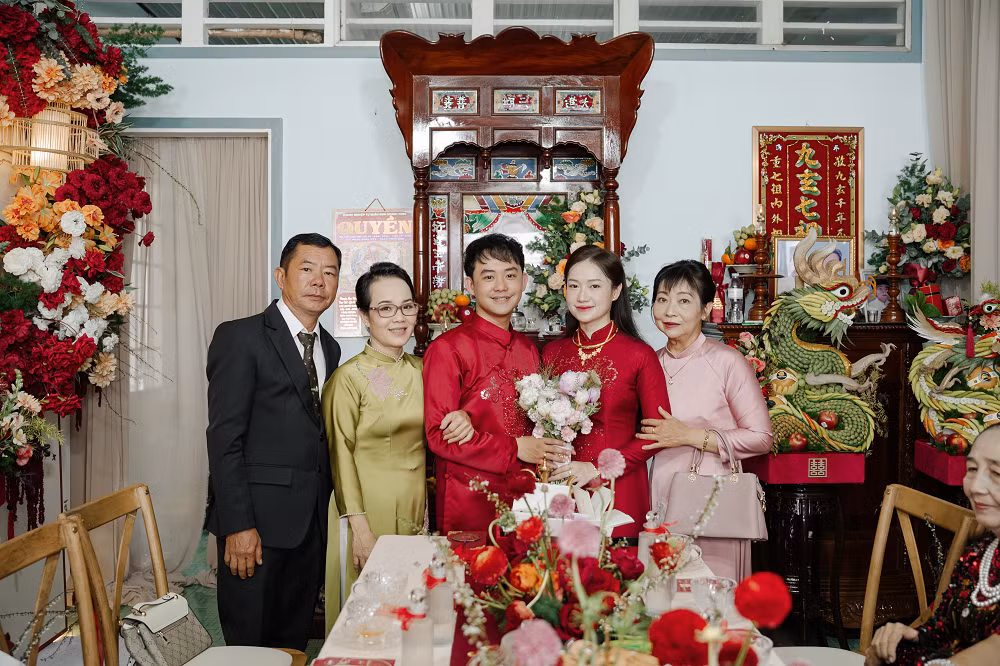 Hiện tại, cặp đôi sống tại TPHCM, Khánh Vân làm việc trong lĩnh vực làm đẹp còn Hải Đăng làm trong công ty xây dựng.