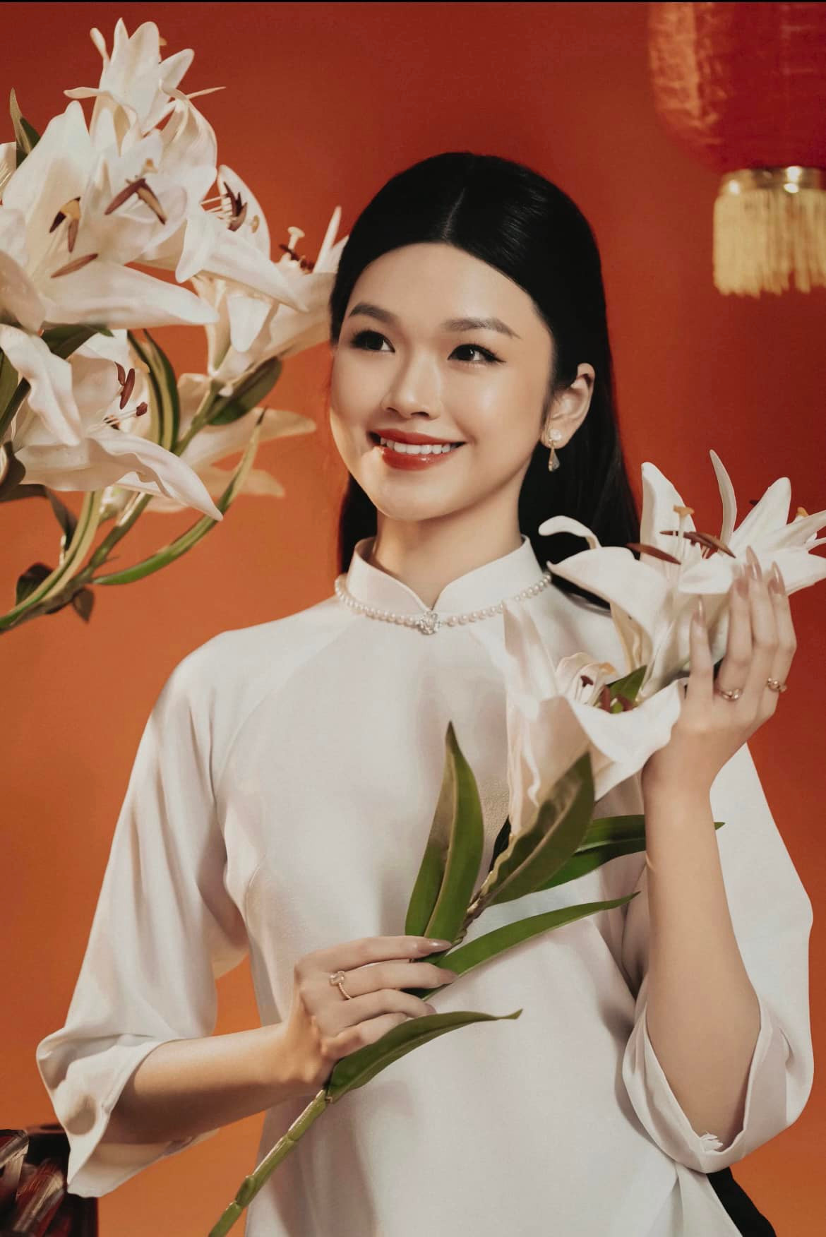 Sau khi hoàn thành chương trình đại học, Xuân Linh dự định tiếp tục học lên thạc sĩ để nâng cao kiến thức và kỹ năng, phục vụ cho công việc trong lĩnh vực đối ngoại.