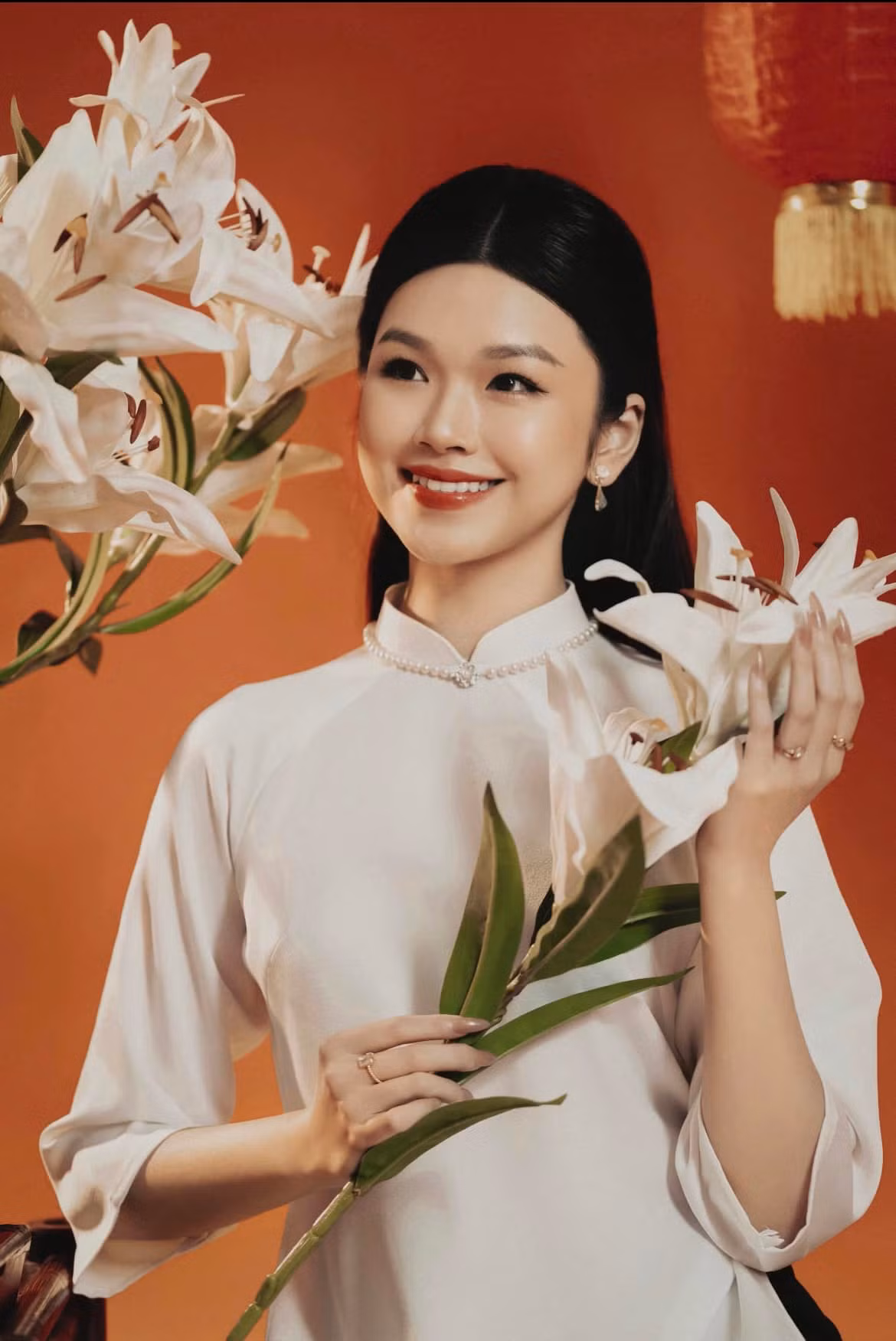 Sau khi hoàn thành chương trình đại học, Xuân Linh dự định tiếp tục học lên thạc sĩ để nâng cao kiến thức và kỹ năng, phục vụ cho công việc trong lĩnh vực đối ngoại.