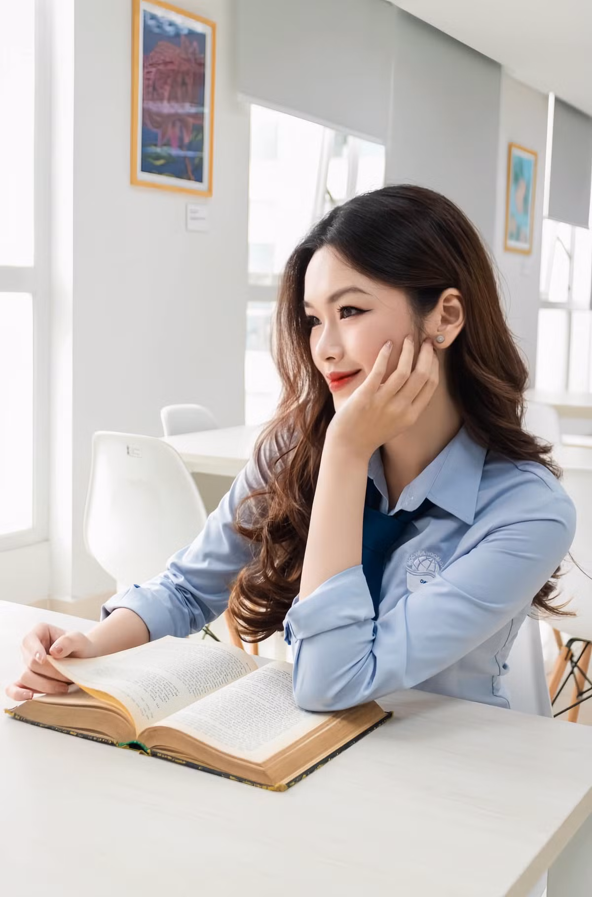 Xuân Linh tham gia hoạt động, chương trình ở trong và ngoài Học viện Ngoại giao với vai trò Đại sứ truyền thông, trong đó có Gương mặt sinh viên trong chiến dịch Tư vấn Tuyển sinh năm 2024; ngoài ra còn tham gia công việc dẫn chương trình.