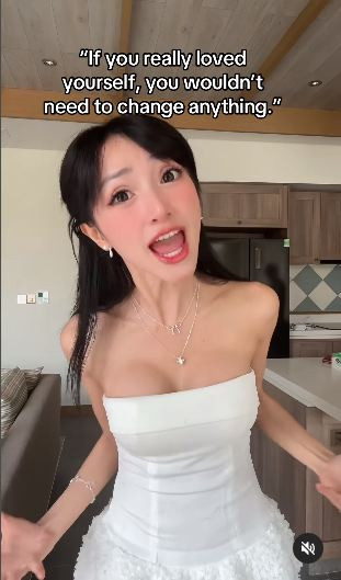 Clara Đào, TikToker nổi tiếng với 2,9 triệu người theo dõi, vốn được biết đến như một biểu tượng truyền cảm hứng về việc yêu thương bản thân và chấp nhận ngoại hình tự nhiên.