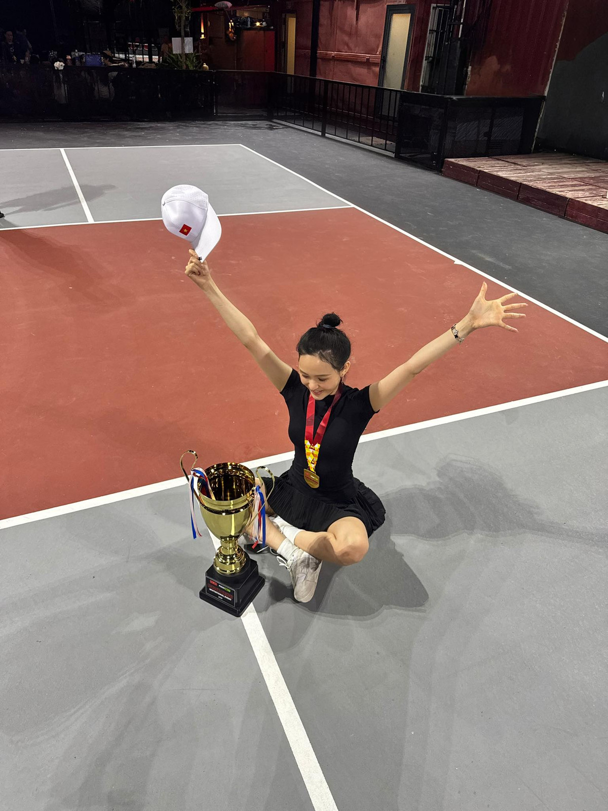Không chỉ tham gia pickleball như một bộ môn vận động, rèn luyện sức khỏe, Hiền Hồ gần đây còn tham gia một số giải pickleball. Tuy chưa đạt thành tích cao nhưng cô nàng đã chia sẻ những trải nghiệm mình có được trên trang cá nhân.
