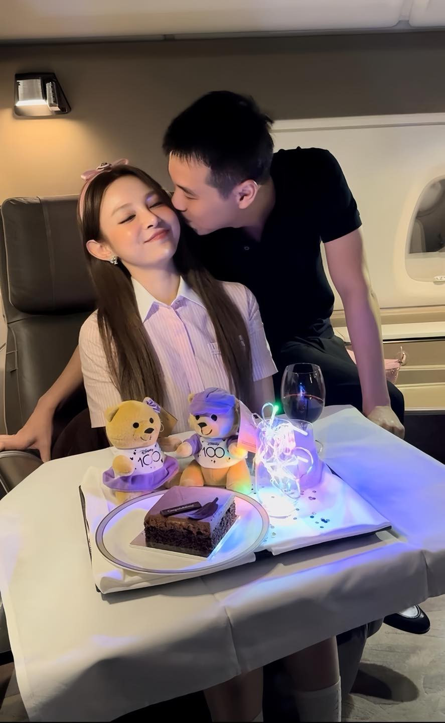Huyền Baby kết hôn với doanh nhân Quang Huy – một đại gia có tiếng trong lĩnh vực kinh doanh – từ năm 2013.