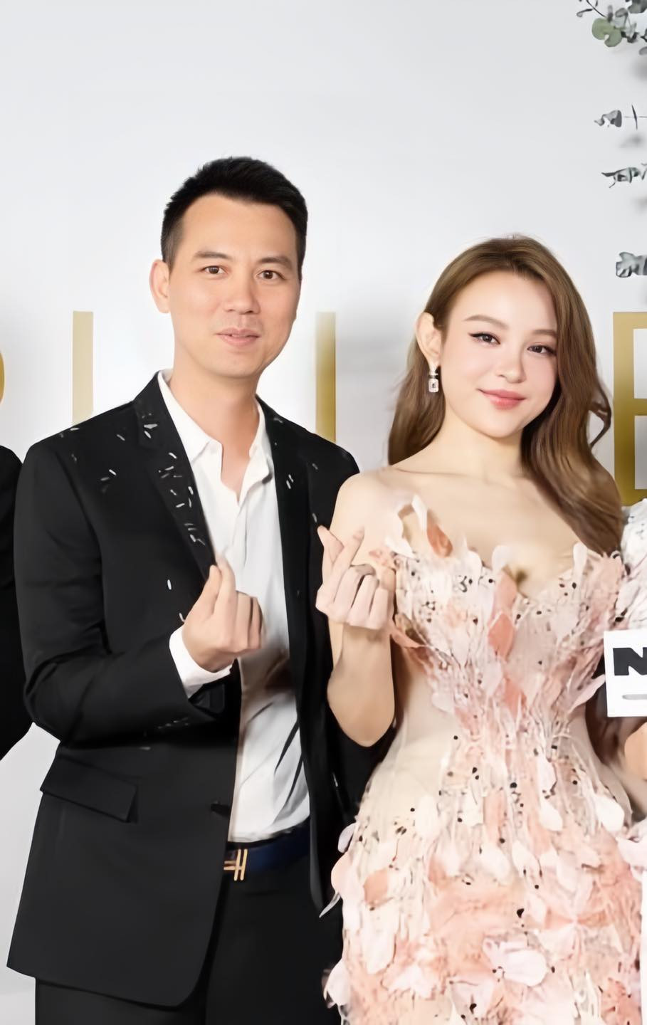 Không ồn ào khoe mẽ, tình yêu của Huyền Baby và ông xã là kiểu “tình yêu trưởng thành”: vững vàng, điềm đạm và tràn đầy sự tôn trọng lẫn nhau.
