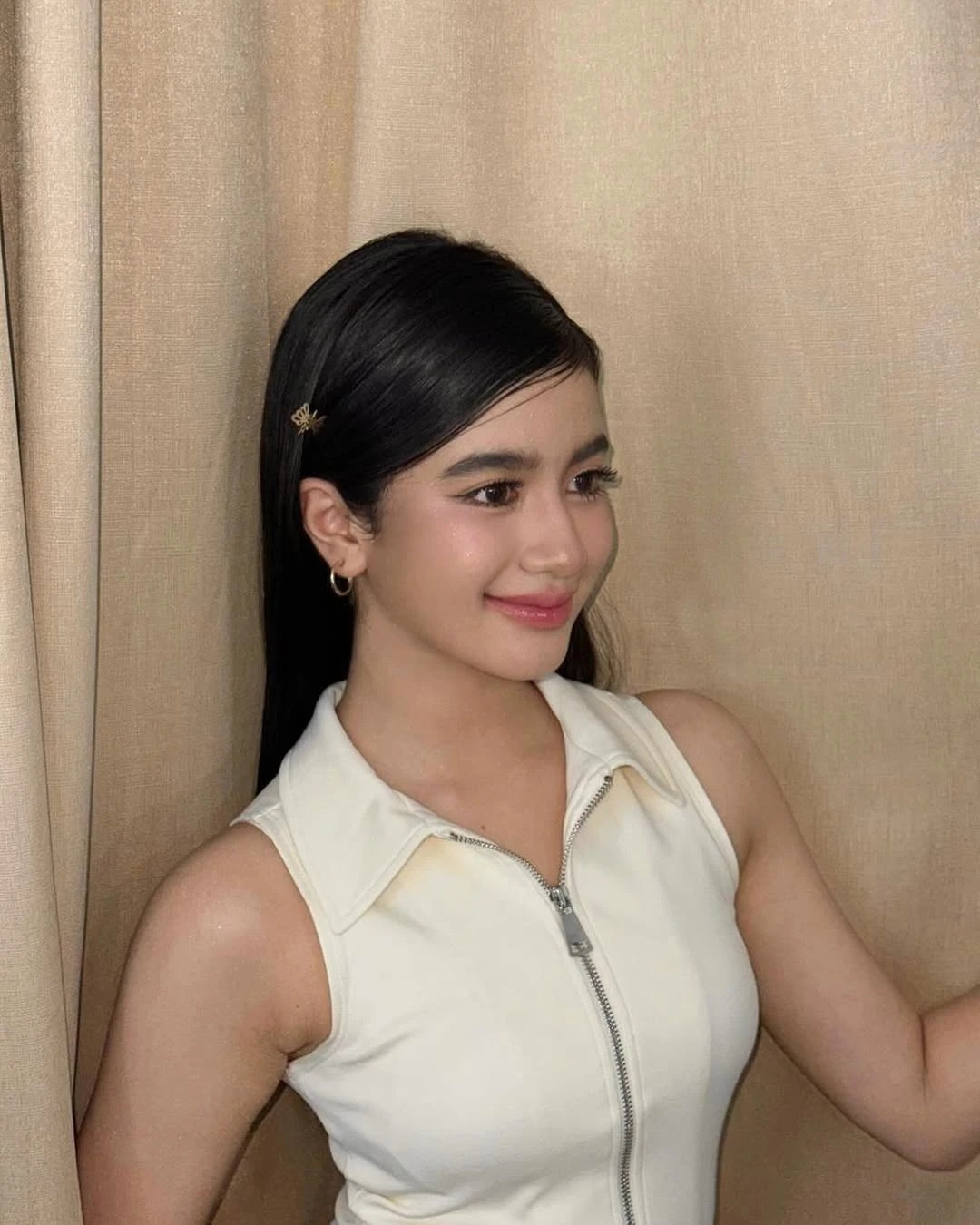 Chính sự kết hợp giữa nhan sắc, phong cách đa dạng và thần thái tự nhiên đã giúp công chúa Campuchia ngày càng nhận được nhiều sự quan tâm, yêu mến từ công chúng trong và ngoài nước.