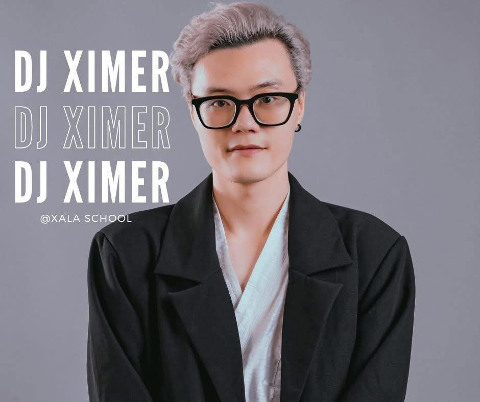 Anh khá có tiếng trong cộng đồng chơi nhạc điện tử, từng biểu diễn tại nhiều tụ điểm nổi tiếng và có lượng người theo dõi đông đảo trên mạng xã hội.