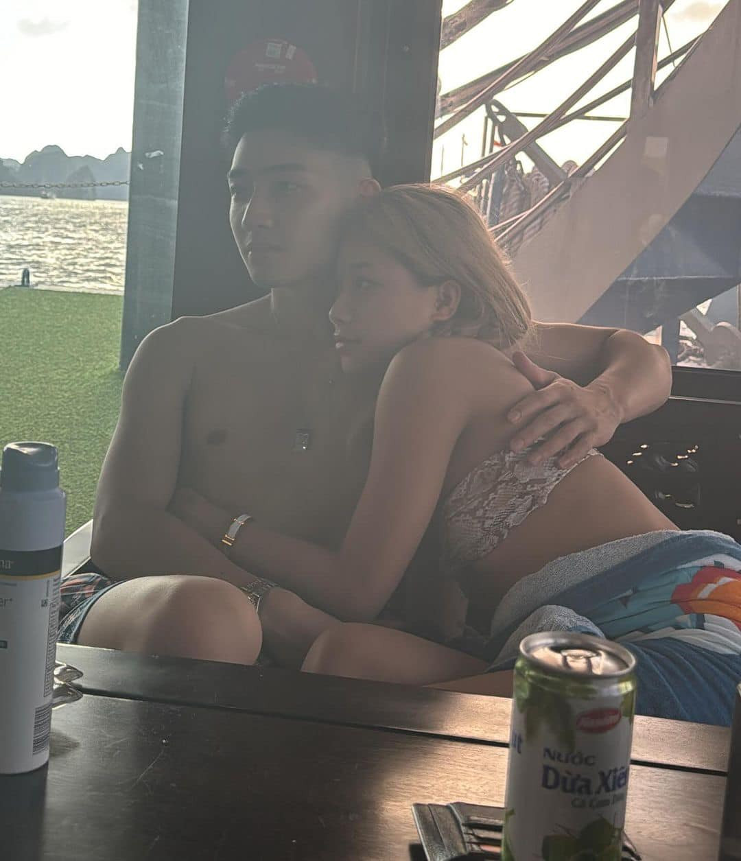 Không chỉ dành lời ngọt ngào cho người cũ, Paul Lê còn khiến cộng đồng mạng cảm động khi bày tỏ sự trân trọng với gia đình Louis. Dù dừng lại, gia đình vẫn dõi theo và ủng hộ trên bước đường riêng của mỗi người.