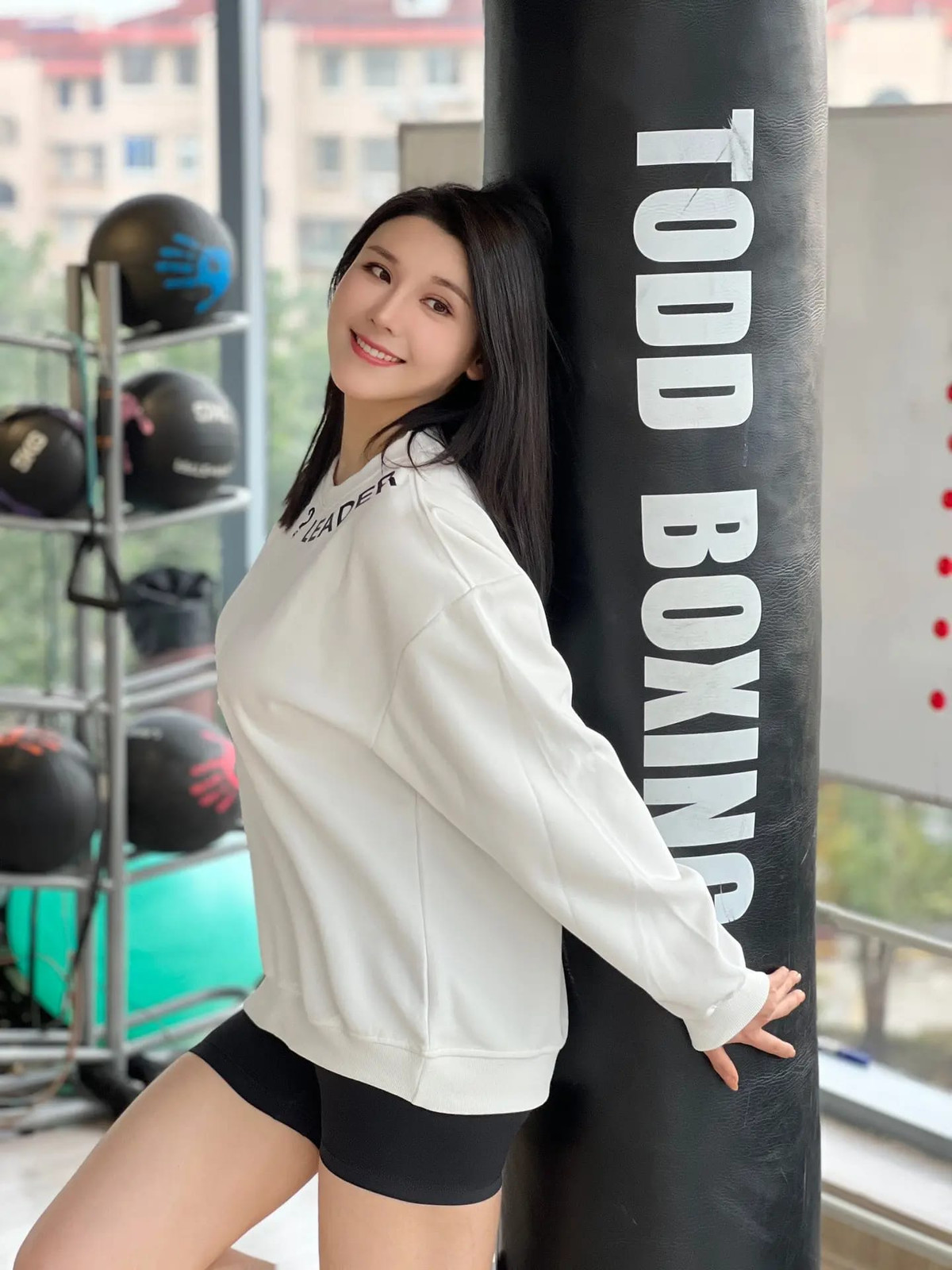 Nếu ai nghĩ rằng cơ bắp và đường cong gợi cảm không thể song hành, thì Liu Tai Yang chính là minh chứng hoàn hảo chứng minh điều ngược lại.