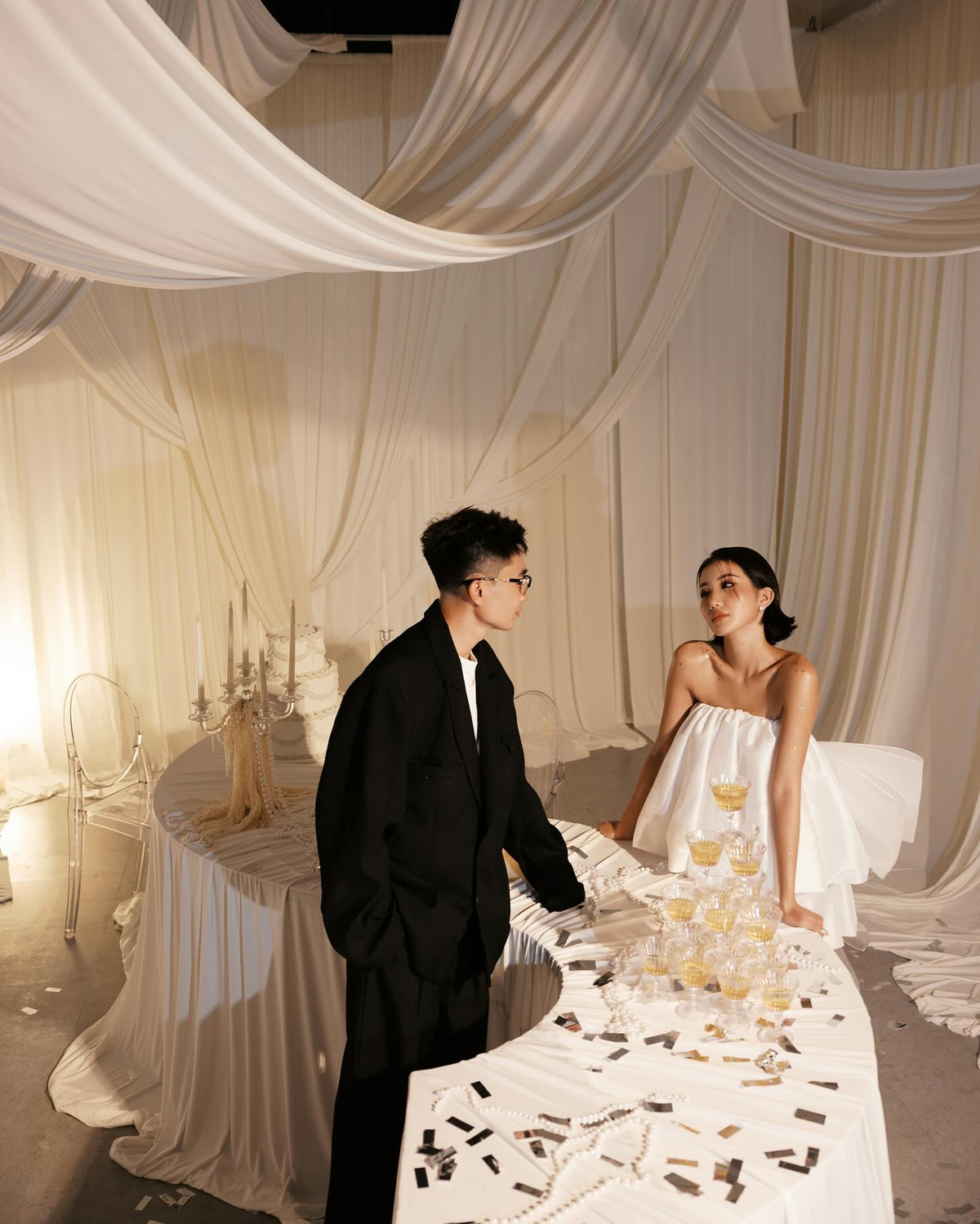 Nhiều người bày tỏ dù Huyền 2k4 vẫn nhỏ tuổi nhưng biết cách vun vén cho gia đình nhỏ, đồng thời cô nàng cũng khéo léo trong cách giao tiếp và tạo mối quan hệ với gia đình chồng.