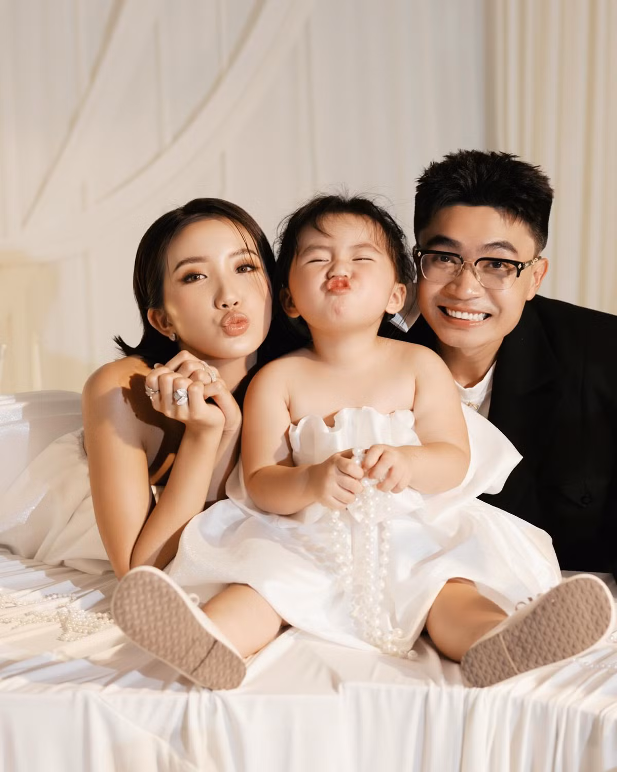 Huyền 2k4 hiện có cuộc sống viên mãn, được ông xã chiều chuộng yêu thương. Cả gia đình thường cùng nhau đi du lịch đến nhiều địa điểm khác nhau.