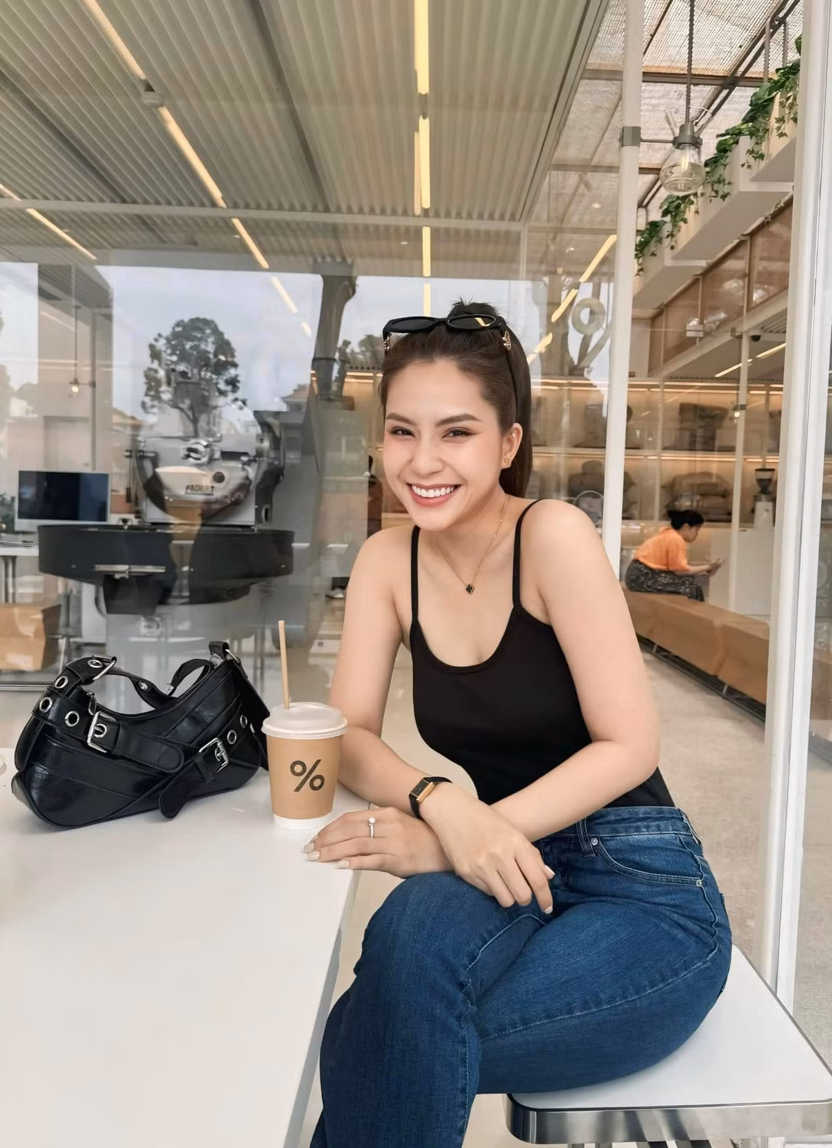 Sau khi chia tay, Thiên An hiện một mình nuôi dưỡng bé Sol và khẳng định không còn liên hệ với gia đình Jack.