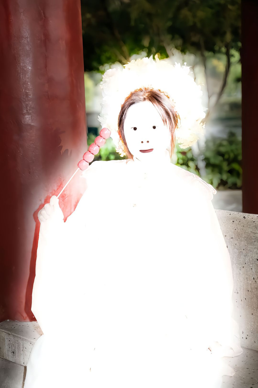 Để chụp được bức hình như vậy cần có sự setup về ánh sáng, góc chụp cũng như hậu kỳ, làm được vậy không hề dễ dàng. Nhiều chị em theo phong cách chụp ảnh này và đã nhận về cái kết hú hồn.