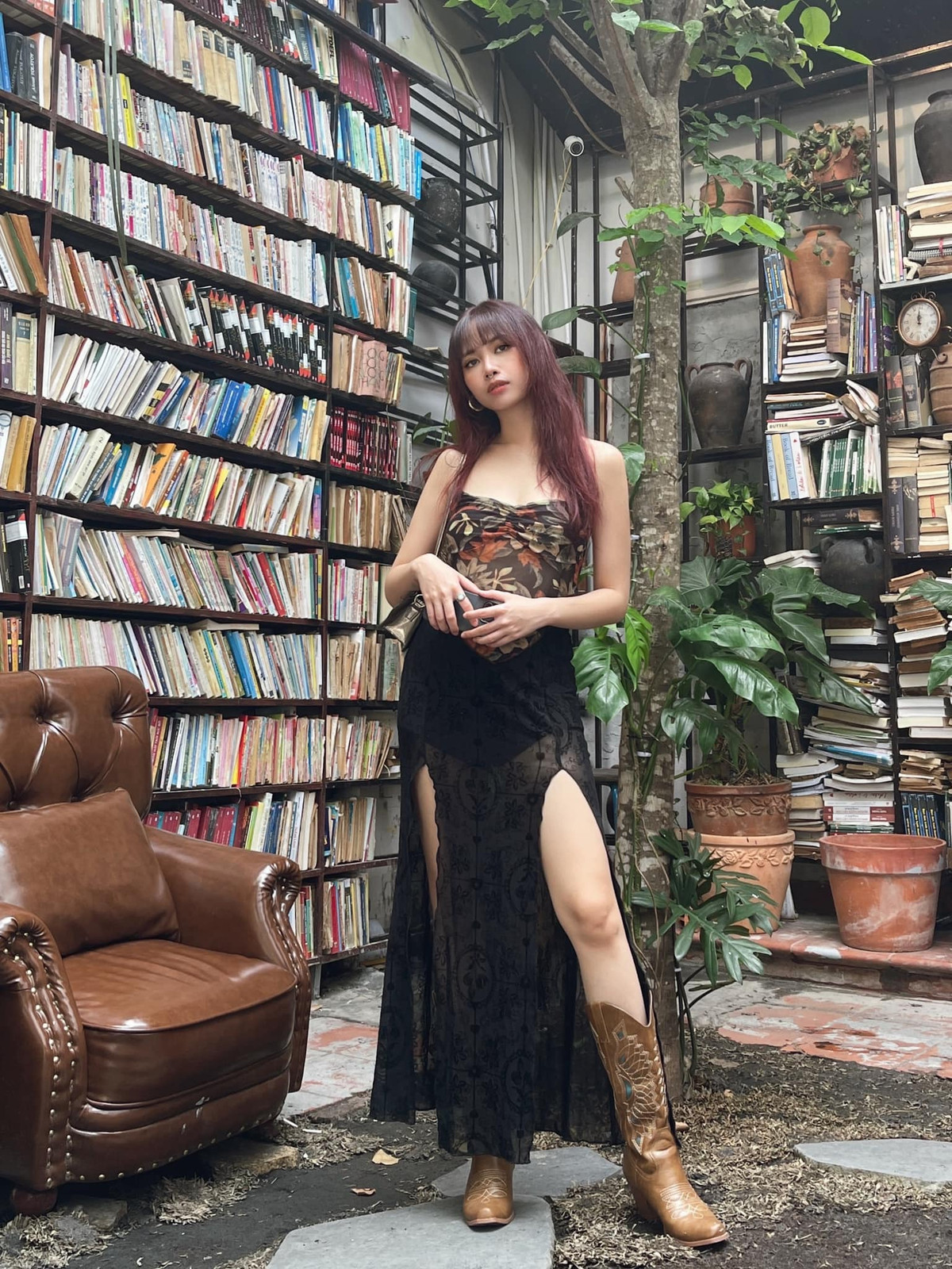 Ở thời điểm hiện tại, cô nàng vẫn thể hiện niềm đam mê với âm nhạc và theo đuổi con đường này.