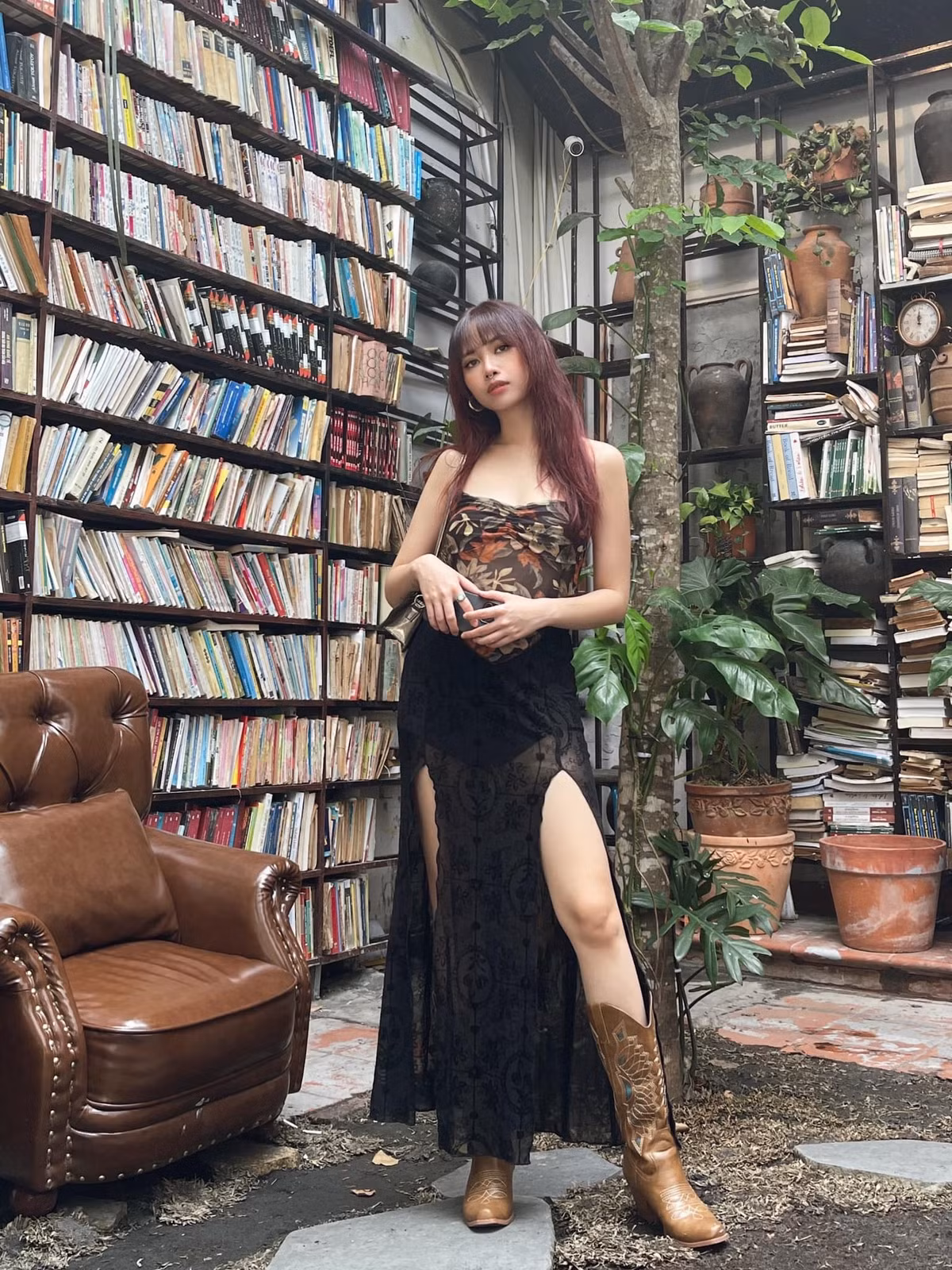 Ở thời điểm hiện tại, cô nàng vẫn thể hiện niềm đam mê với âm nhạc và theo đuổi con đường này.