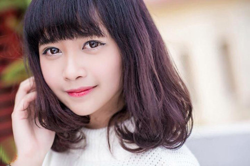 Không chỉ được yêu thích qua giọng hát, Mờ Naive còn sở hữu vẻ ngoài xinh xắn, đáng yêu nên fan của cô nàng ngày một đông hơn, cuộc sống riêng tư của Mờ Naive cũng được quan tâm không kém.