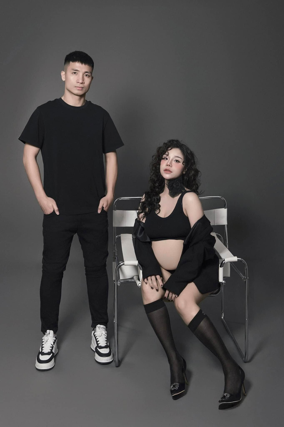 Đến năm 2021, cặp đôi tổ chức đám cưới và đón bé gái thứ hai, đặt nick name là Mochi.