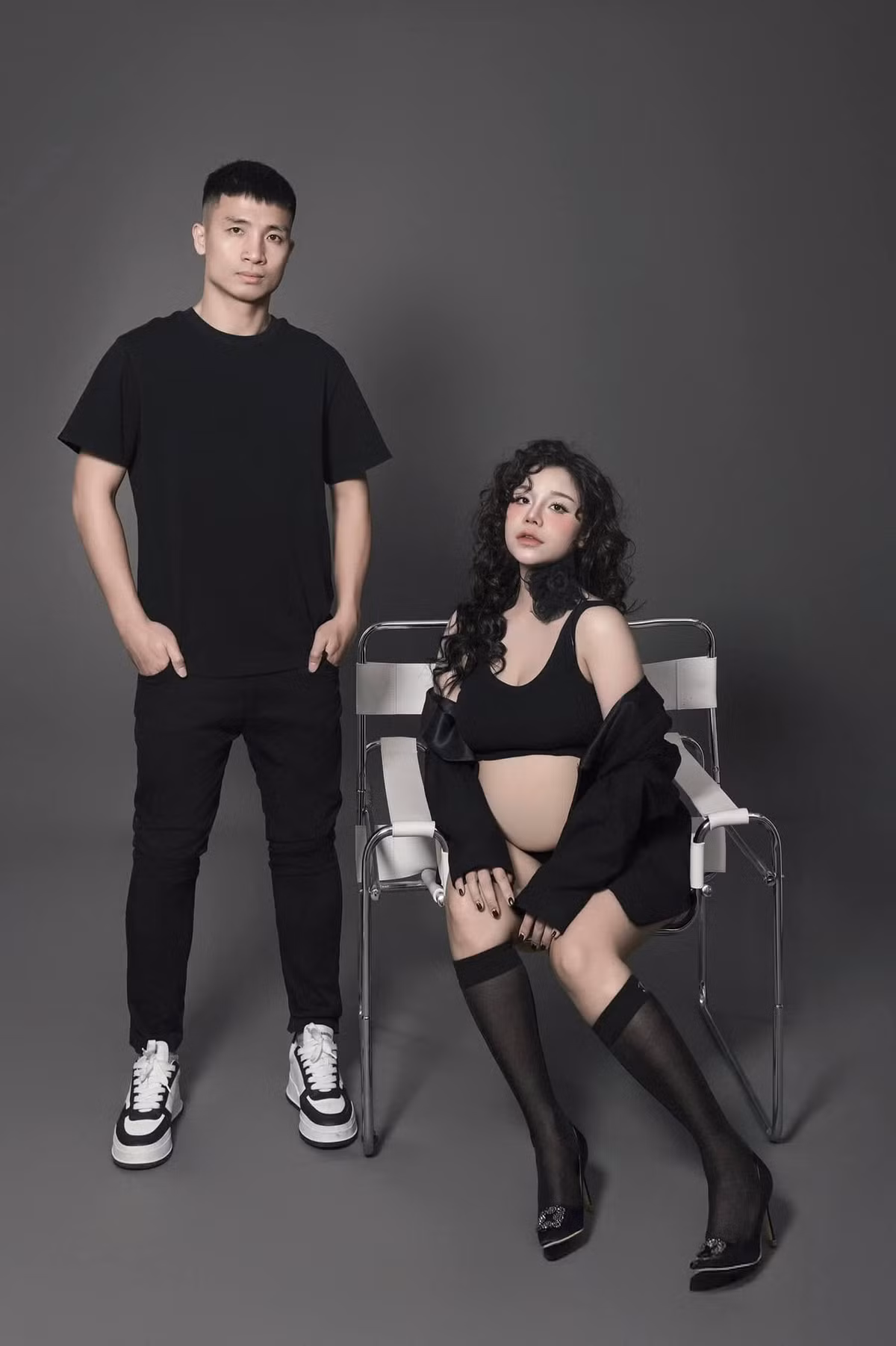 Đến năm 2021, cặp đôi tổ chức đám cưới và đón bé gái thứ hai, đặt nick name là Mochi.