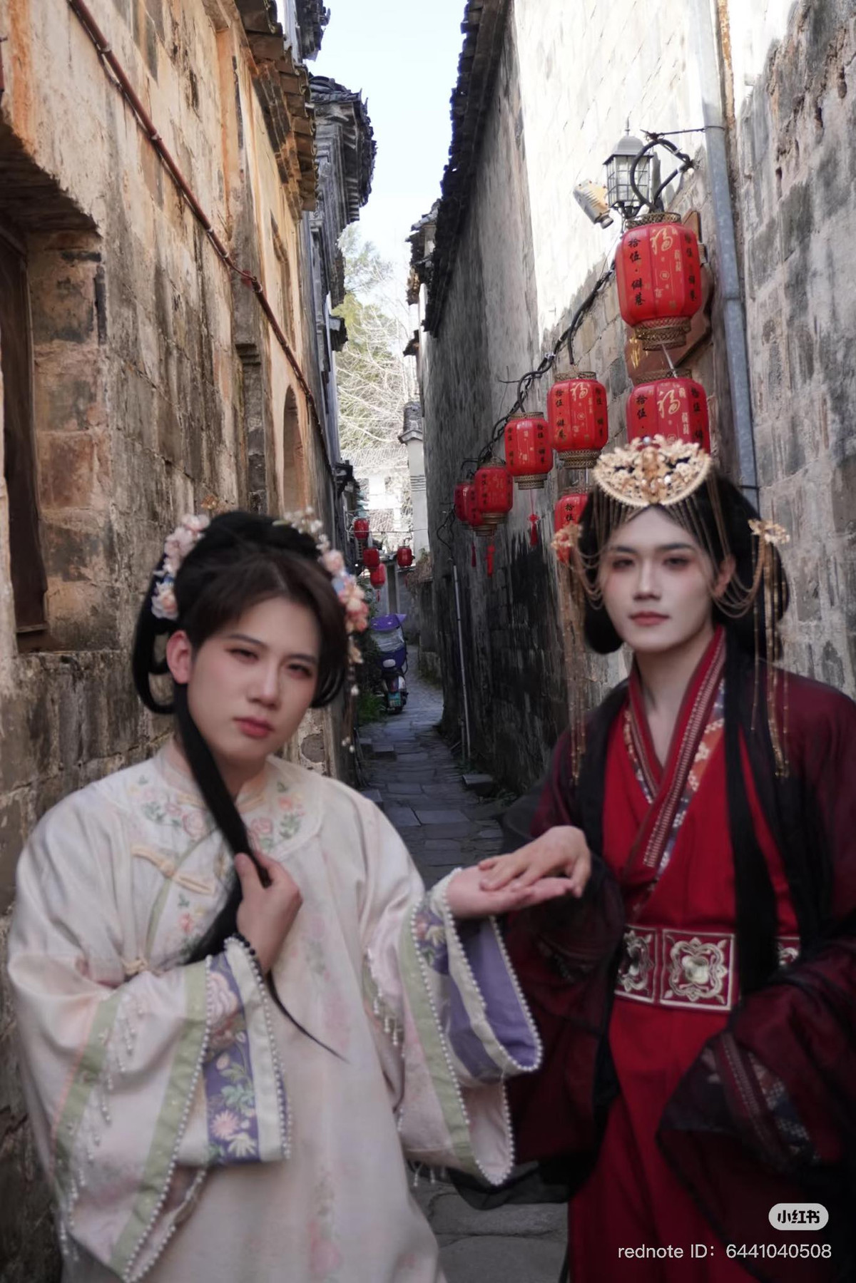 Dù mang đậm yếu tố giải trí và hài hước, nhưng chính sự tự tin, không ngại thể hiện bản thân của nhóm bạn nam này đã tạo nên một màu sắc tươi mới, lan tỏa năng lượng tích cực và tiếng cười sảng khoái đến cộng đồng mạng.