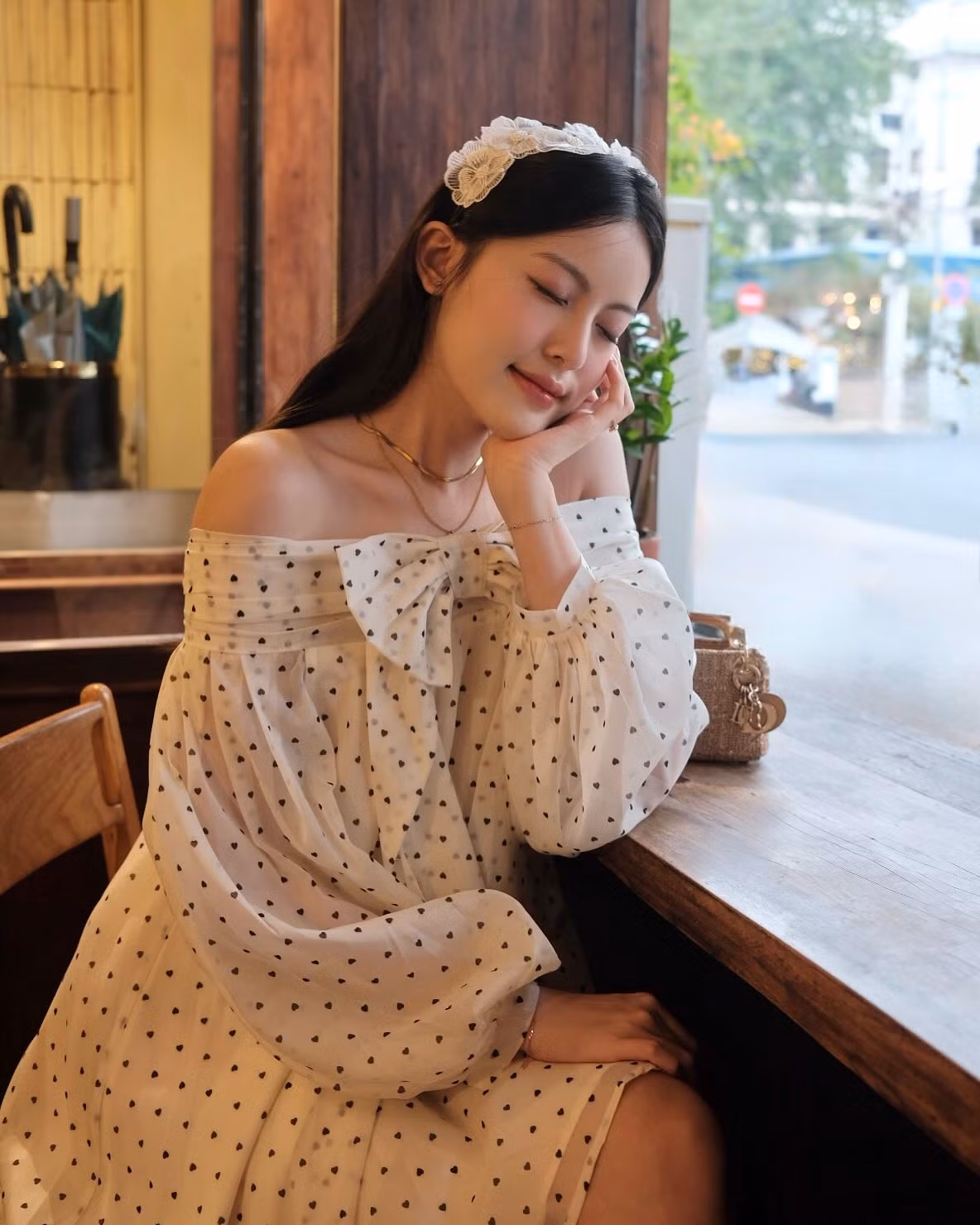 Không chỉ sở hữu gương mặt xinh đẹp, gu thời trang nữ tính, Tăng Mỹ Hàn còn ghi điểm bởi lối sống nhẹ nhàng, tích cực và luôn lan tỏa năng lượng dễ chịu đến người theo dõi.