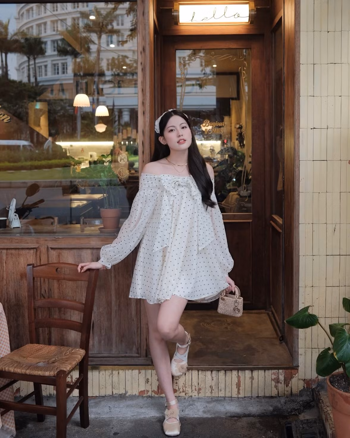 Tăng Mỹ Hàn là một hot girl nổi bật trên mạng xã hội, được biết đến với biệt danh "Babyboo" và sở hữu lượng người theo dõi ấn tượng trên các nền tảng: hơn 1,4 triệu trên TikTok và hơn 800.000 trên Instagram.