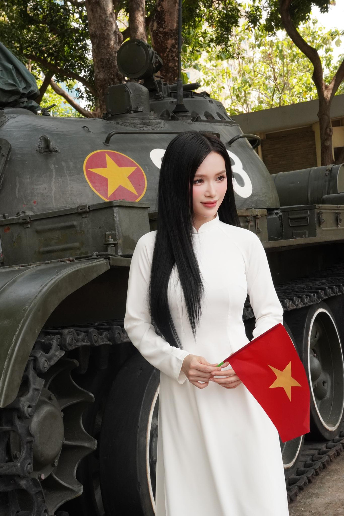 Sĩ Thanh luôn được đánh giá là một trong những sao nữ có gu thời trang ấn tượng và khó đoán trong Vbiz. Cô có khả năng “biến hóa” linh hoạt từ nữ tính, thanh lịch đến cá tính, quyến rũ.