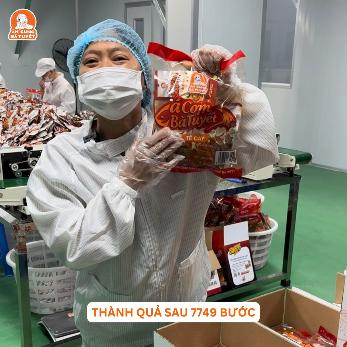 Việc dính vào các "phốt" liên quan đến quy trình sản xuất cũng như chất lượng thực phẩm khiến nhiều người dấy lên nghi ngờ về tính chân thật của loạt video của thương hiệu "Ăn cùng bà Tuyết" về quy trình sản xuất. Theo đó, trong những video được đăng tải lên các kênh truyền thông, nhà máy sản xuất của "Ăn cùng bà Tuyết" được trang bị dây chuyền máy móc công nghệ tiên tiến, đảm bảo quy trình chế biến khép kín và sạch sẽ, loại bỏ các nguy cơ nhiễm khuẩn.