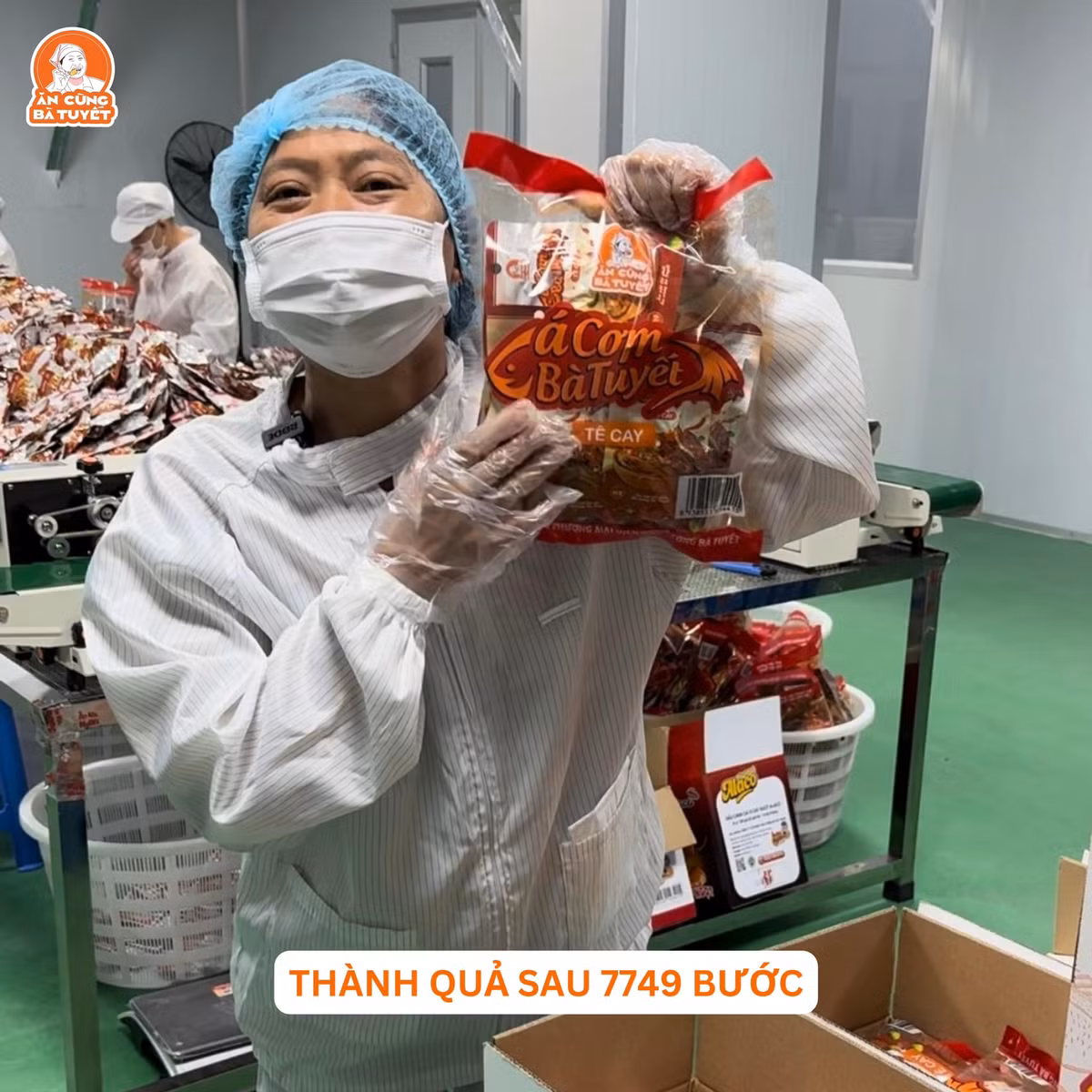 Việc dính vào các "phốt" liên quan đến quy trình sản xuất cũng như chất lượng thực phẩm khiến nhiều người dấy lên nghi ngờ về tính chân thật của loạt video của thương hiệu "Ăn cùng bà Tuyết" về quy trình sản xuất. Theo đó, trong những video được đăng tải lên các kênh truyền thông, nhà máy sản xuất của "Ăn cùng bà Tuyết" được trang bị dây chuyền máy móc công nghệ tiên tiến, đảm bảo quy trình chế biến khép kín và sạch sẽ, loại bỏ các nguy cơ nhiễm khuẩn.
