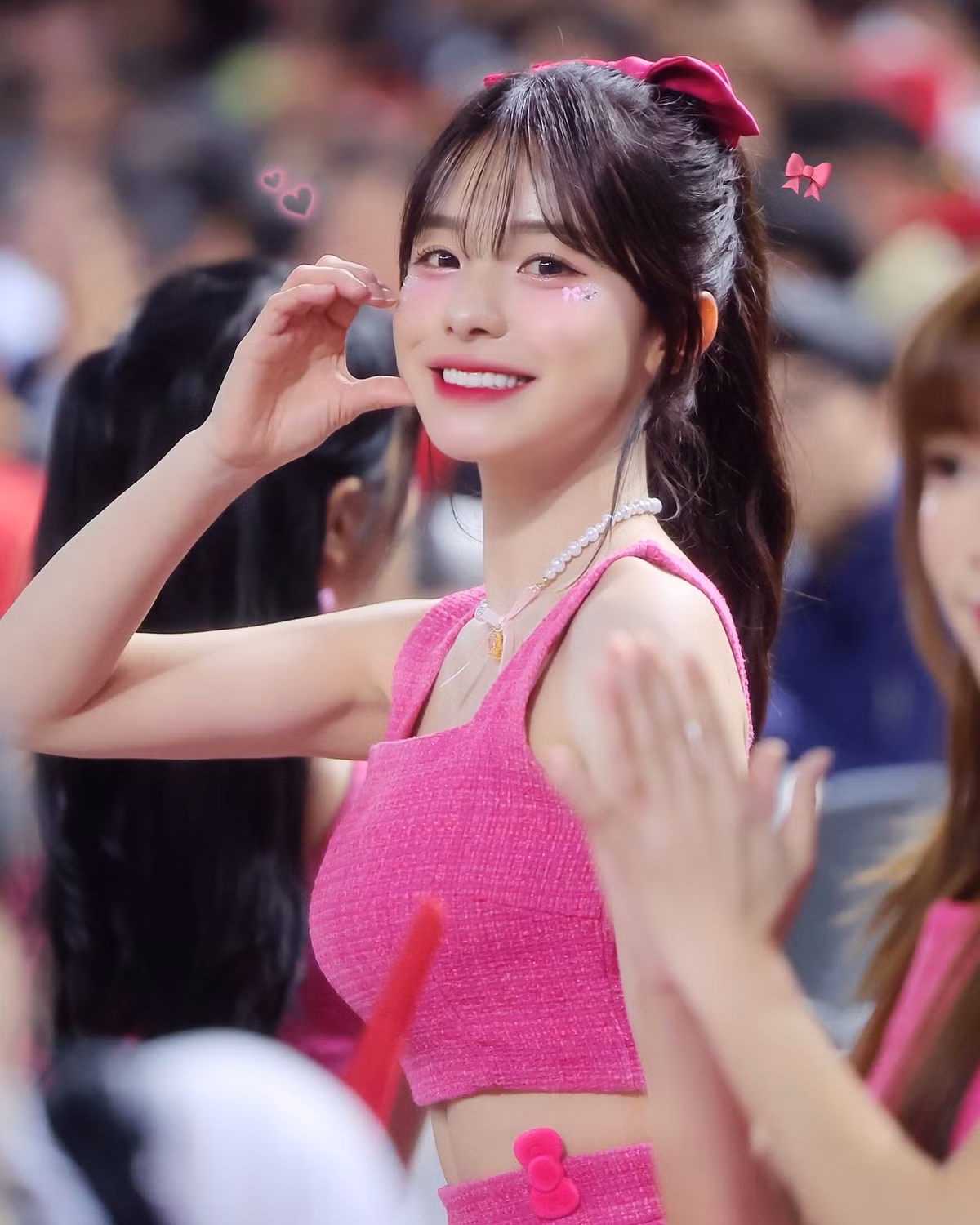 Sự xuất hiện của cô đã mang đến làn gió mới cho các màn cổ vũ, kết hợp giữa vũ đạo K-pop và tinh thần thể thao, thu hút sự quan tâm lớn từ truyền thông và người hâm mộ.