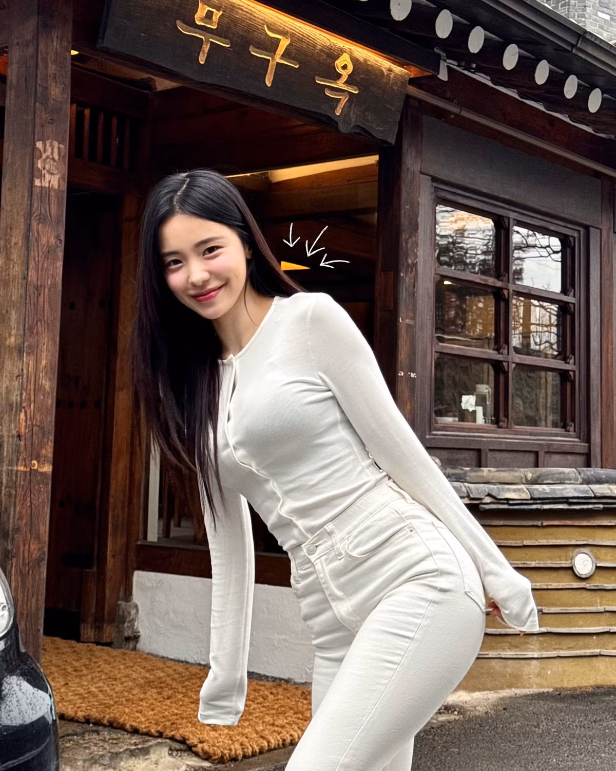 Cô nàng thường xuyên gây chú ý với những bộ ảnh đời thường vừa giản dị vừa quyến rũ, ghi điểm trọn vẹn trong mắt fan hâm mộ.