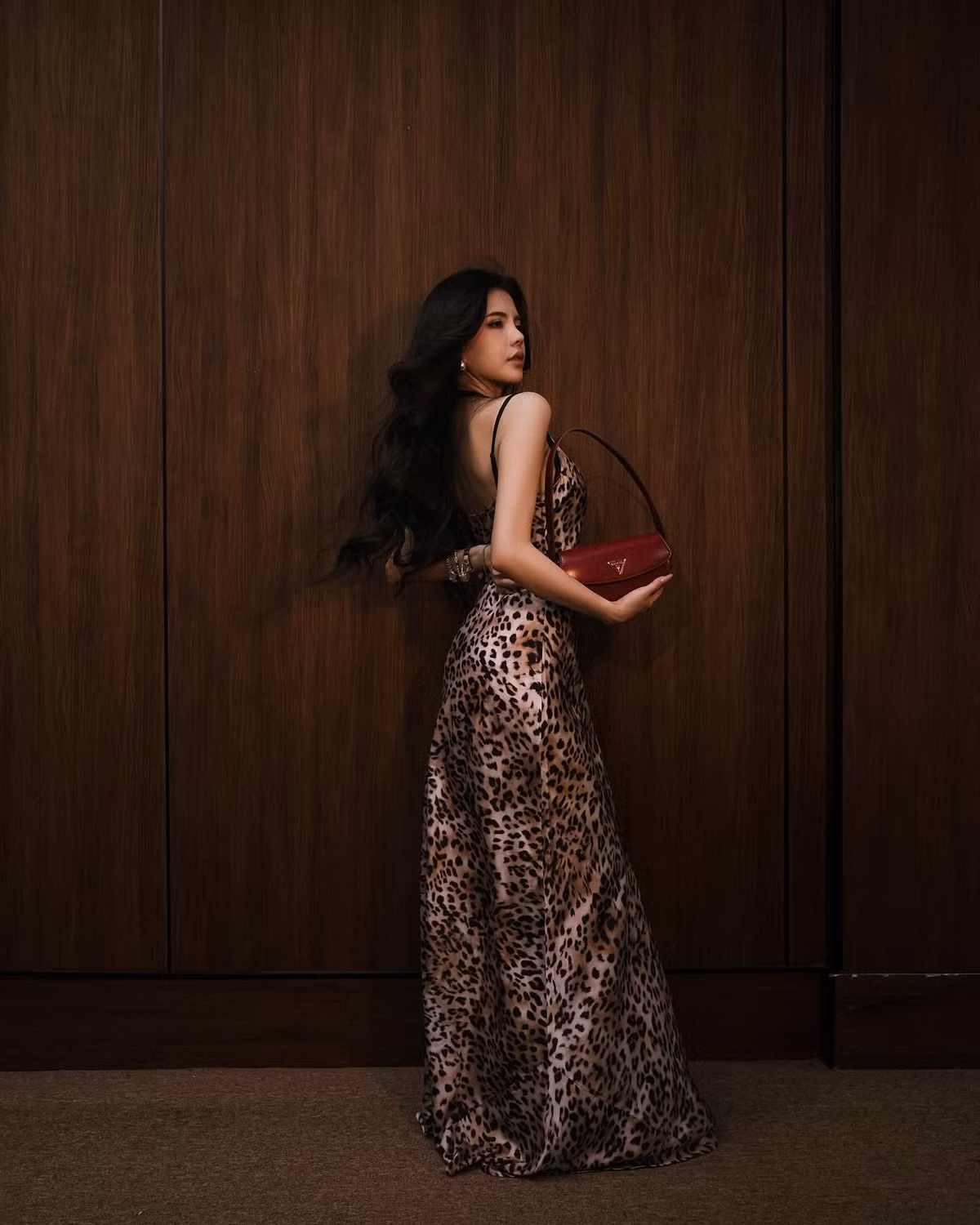 Từ phong cách ăn mặc cho đến thần thái xuất hiện, cô nàng được nhận xét giống như một fashionista thực thụ.