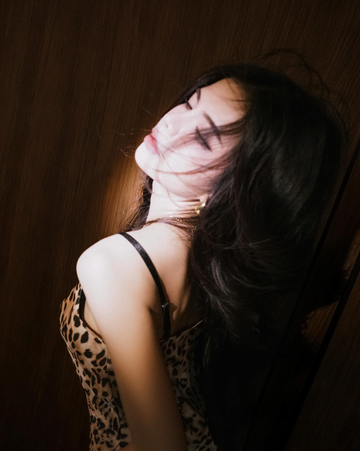 Từng gây ấn tượng với vai trò MC trong các giải đấu LMHT chuyên nghiệp, Mai Dora ngày càng chứng minh sức hút vượt khỏi khuôn khổ của một nữ MC.