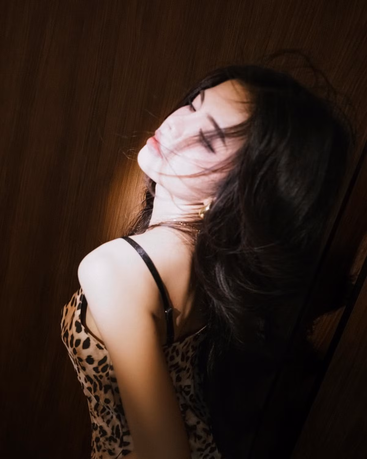 Từng gây ấn tượng với vai trò MC trong các giải đấu LMHT chuyên nghiệp, Mai Dora ngày càng chứng minh sức hút vượt khỏi khuôn khổ của một nữ MC.