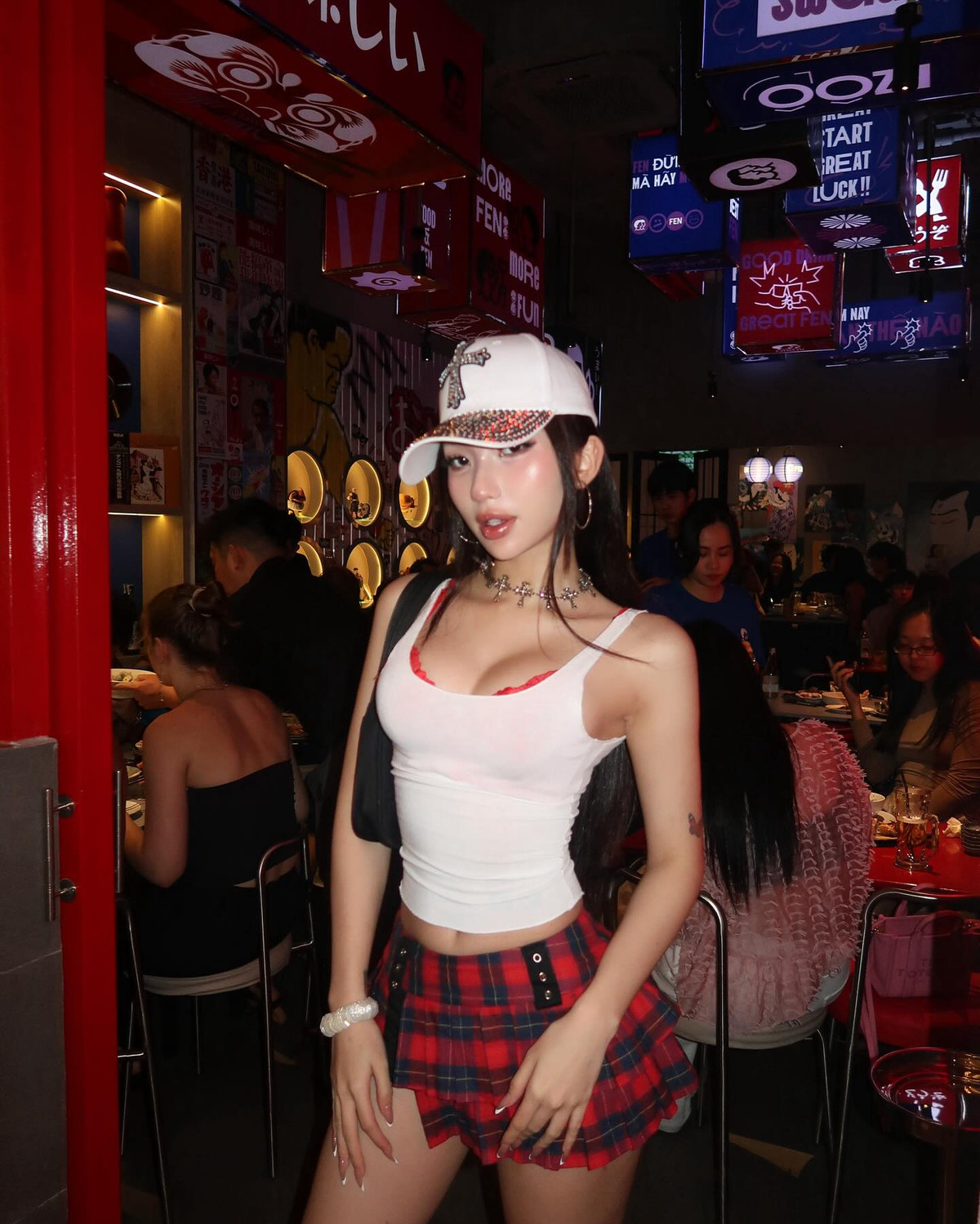 Bộ đôi Xuân Ca và Quỳnh Như cũng từng "khuấy đảo" mạng xã hội với những điệu nhảy bắt trend cực cuốn.