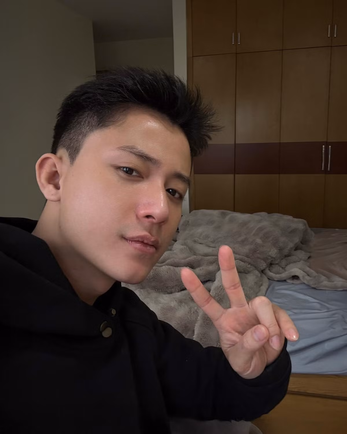 Hiện tại trang cá nhân của anh có hơn 26.000 người theo dõi.