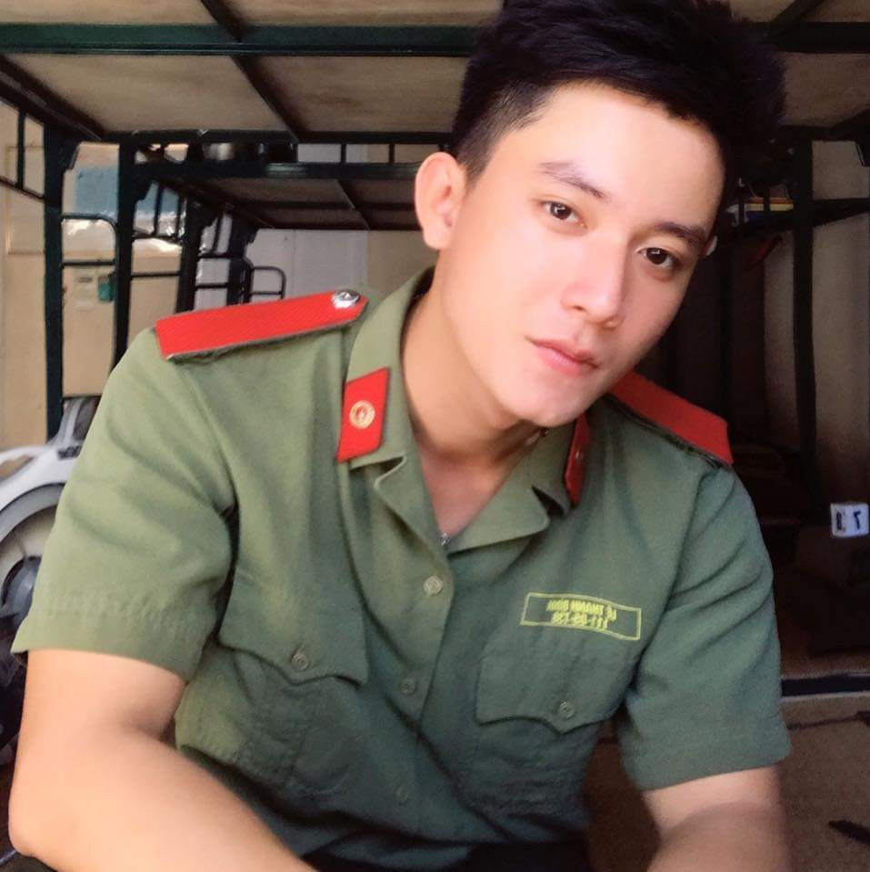 Anh chàng sở hữu vẻ ngoài chẳng kém cạnh một nam tài tử nào.