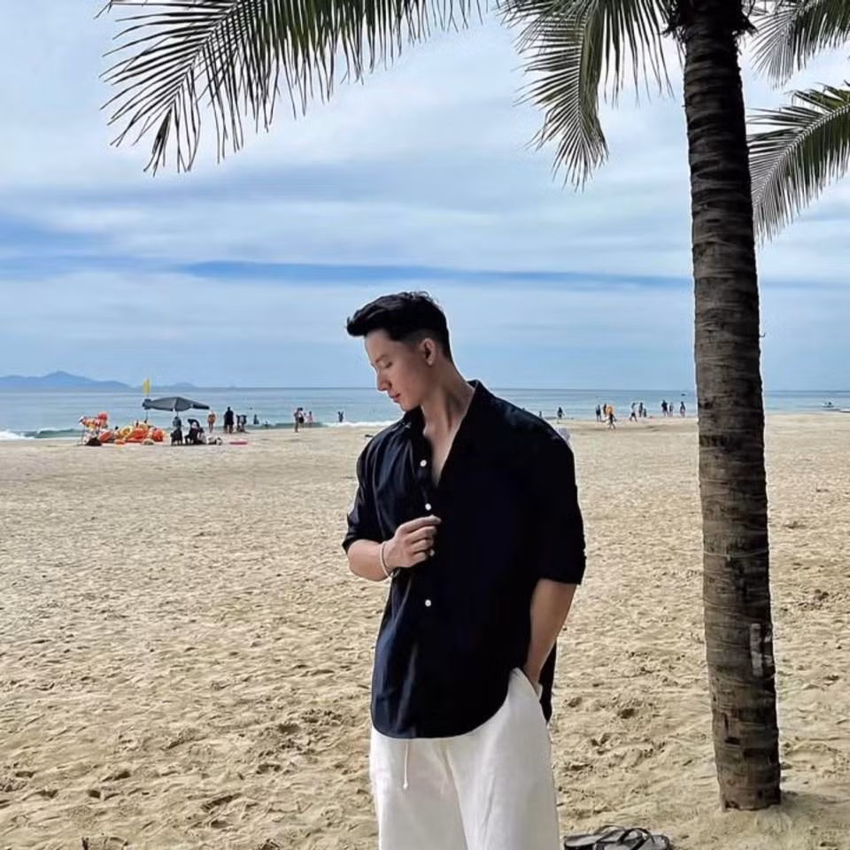 Được biết, "nam thần công an" này là Lê Thanh Bình, sinh năm 1997, đến từ Hà Tĩnh.