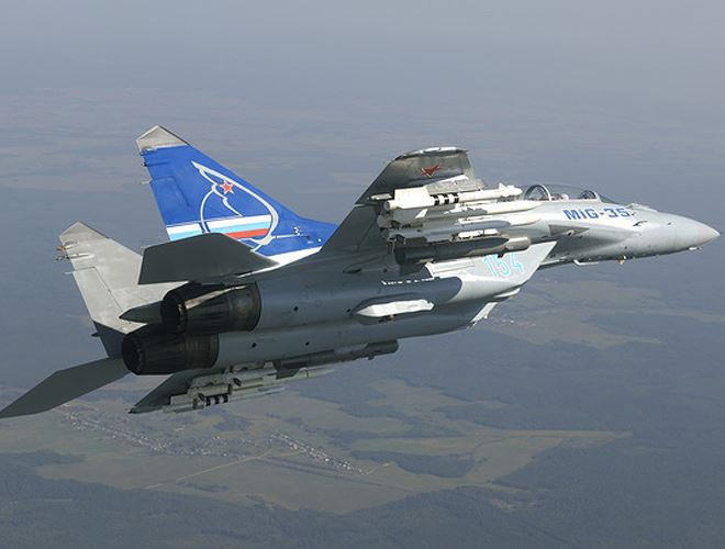 MiG-35 được trang bị radar mạng pha chủ động Zhuk-A/AE có tầm trinh sát 250km với mục tiêu RCS (diện tích phản xạ radar) 3m2.