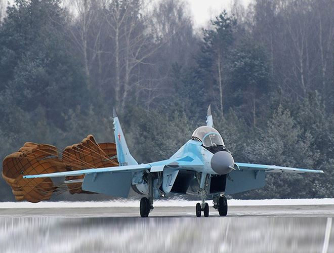 Chi phí cho mỗi giờ bay của MiG-35 cũng được hạ thấp, chỉ bằng hơn 40% kinh phí của MiG-29.