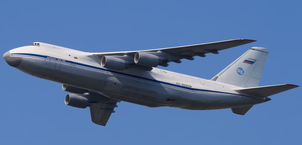 Vào thời điểm đó, Moskva cho rằng việc chế tạo An-124 mới sẽ đòi hỏi quá nhiều đầu tư tài chính, do vậy quyết định đơn giản là đại tu những máy bay được đưa vào lưu trữ trong thập niên 1990.