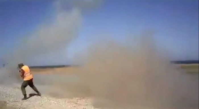 Nhưng điều quan trọng nhất vẫn là không ai bị thương và mọi người đều thoát khỏi sự sợ hãi. Hiện chưa rõ nguyên nhân đạn "dính" trong ống phóng, nhưng chắc chắn quân đội Nga sẽ nhanh chóng tìm hiểu kỹ lưỡng.