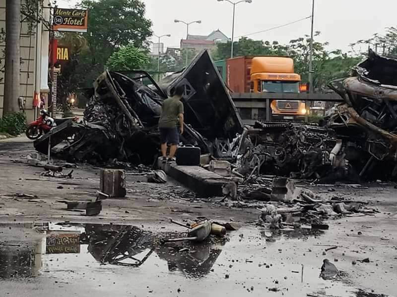 Hiện trường ám ảnh vụ tai nạn container.