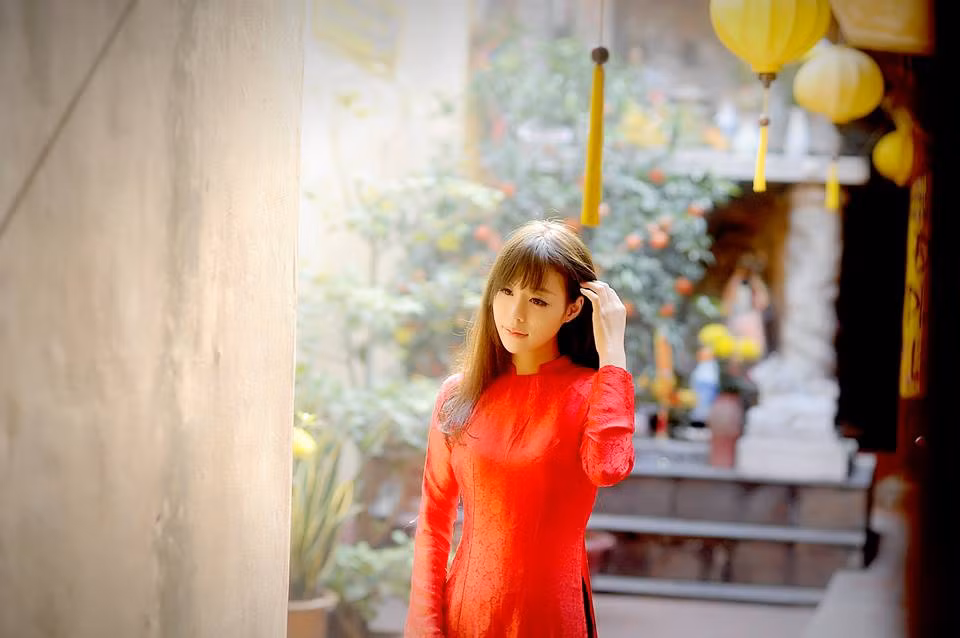 Chia sẻ về con đường tìm đến với đam mê, Trang Yumi chia sẻ, thời gian đầu khi chơi Dota 2, cô bạn gặp nhiều khó khăn từ phía gia đình phản đối. Và do là con gái nên khả năng chơi cũng hạn chế nhiều so với các bạn nam. Tuy nhiên, cứ chơi nhiều thì nữ game thủ dễ thương lại càng cảm thấy ham mê và thích thú. Ảnh: Dinh Long.