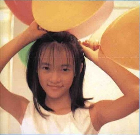 Loạt ảnh này khiến không ít fan thất vọng nhưng đa số vẫn không cho đây là chuyện nghiêm trọng khi hình ảnh của Wanida Termthanaporn hiện tại là quá đẹp, quá mĩ mãn và việc phẫu thuật thẩm mỹ ở Thái Lan hiện nay cũng đã quá quen thuộc, gần gũi với tất cả các cô gái.