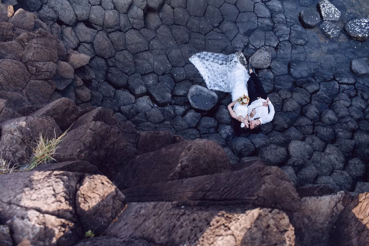 Một góc ảnh độc nhất vô nhị do nhiếp ảnh gia Hải Lê Cao lựa chọn trong bộ ảnh cưới thực hiện tại thiên đường hoa vàng trên cỏ xanh - Phú Yên.