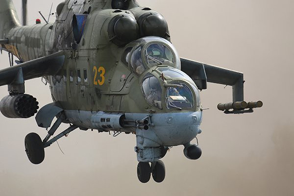 Các máy bay trực thăng Mi-24 tham chiến lần đầu vào năm 1975 trong cuộc nội chiến ở Angola, và thu được kinh nghiệm chiến đấu dày dạn nhất là ở Afghanistan.