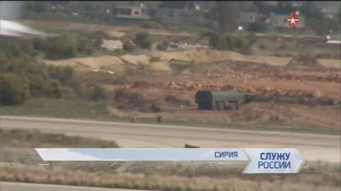 Sau đó tại căn cứ không quân Hmeimim xuất hiện ít nhất 2 tổ hợp Iskander-M được che bằng lưới ngụy trang. Có ý kiến cho rằng tổng số Iskander-M ở Syria có thể lên tới 4 hệ thống.